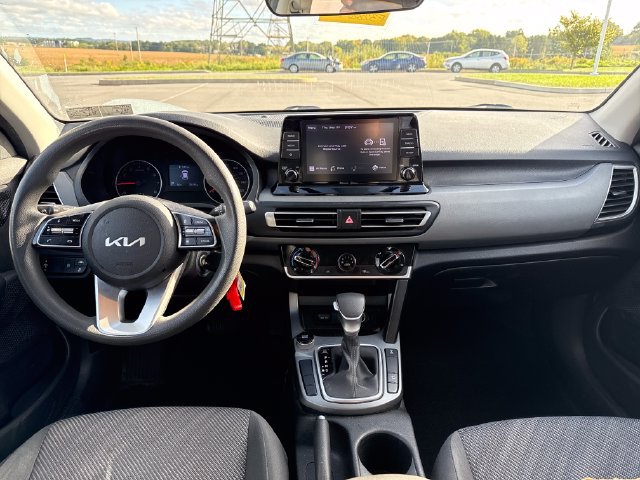 Used 2023 Kia Seltos LX AWD/4WD image 17