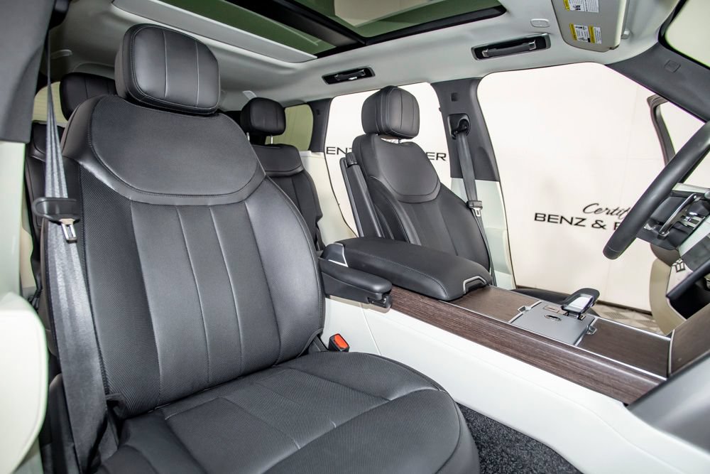 Used 2024 Land Rover Range Rover SE AWD/4WD image 16