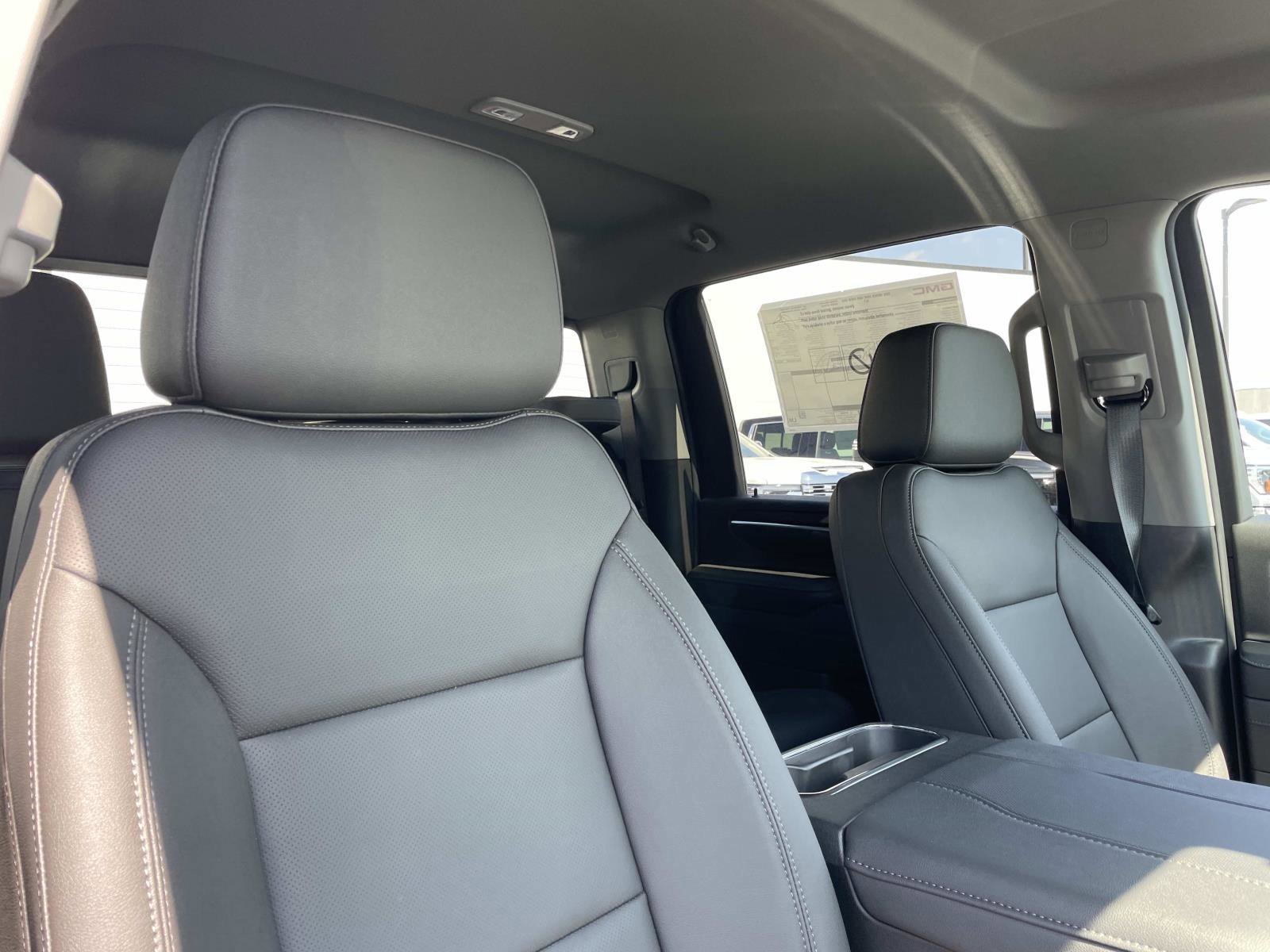 New 2025 GMC Sierra 2500 SLT w/ SLT Premium Package image 29