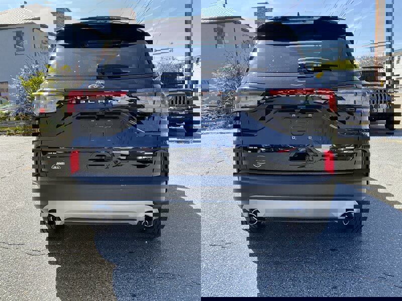 Used 2020 Ford Escape SE image 6