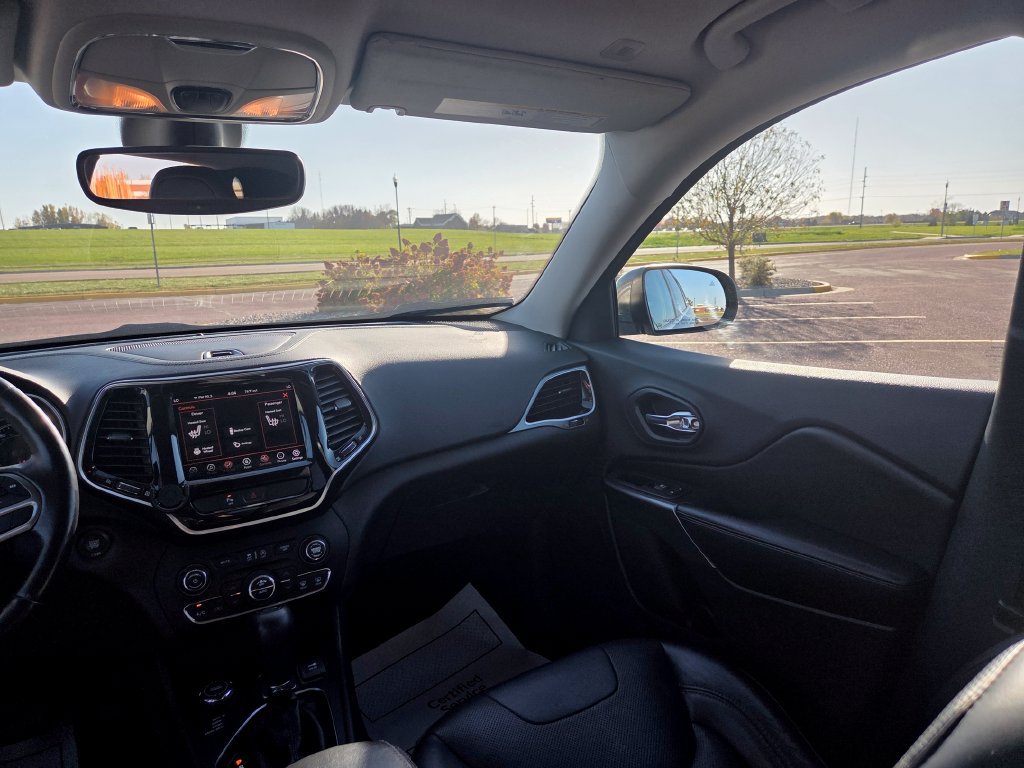 Used 2019 Jeep Cherokee Limited AWD/4WD image 20