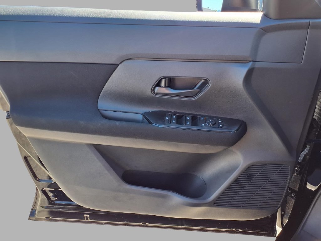 New 2026 Nissan Kicks S FWD image 18