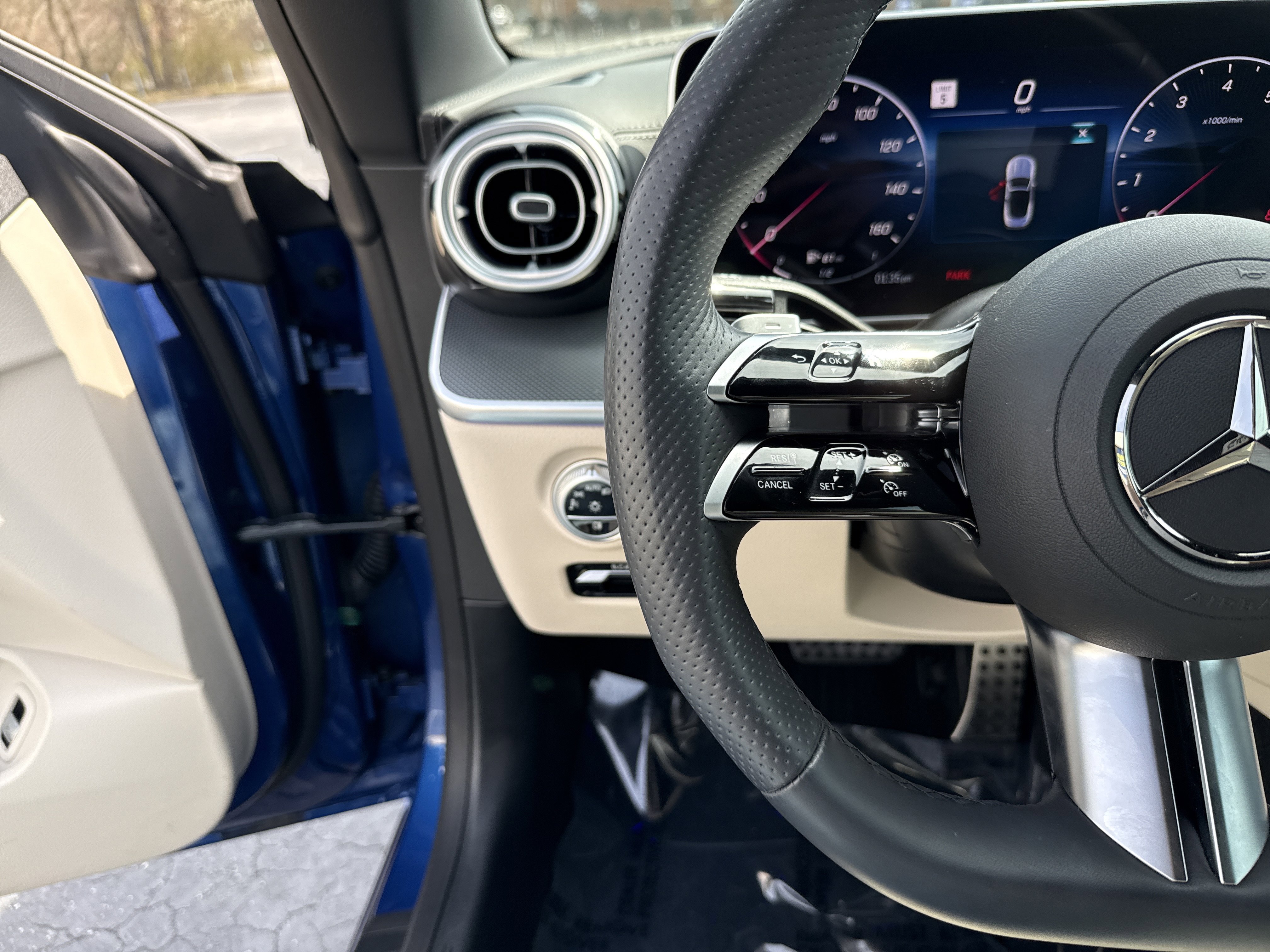 Used 2024 Mercedes-Benz CLE 300 4MATIC Cabriolet image 19