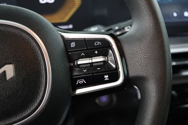 Used 2025 Kia Sorento LX FWD image 22