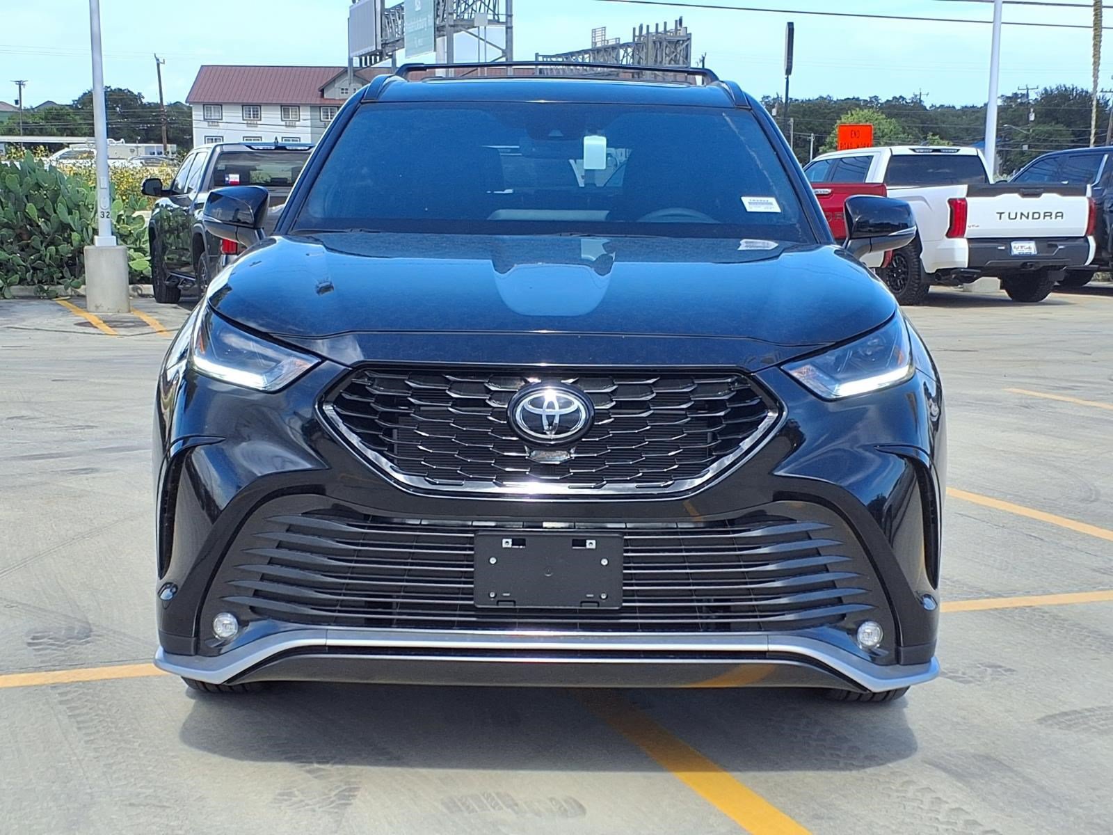 New 2026 Toyota Highlander XSE AWD/4WD image 2