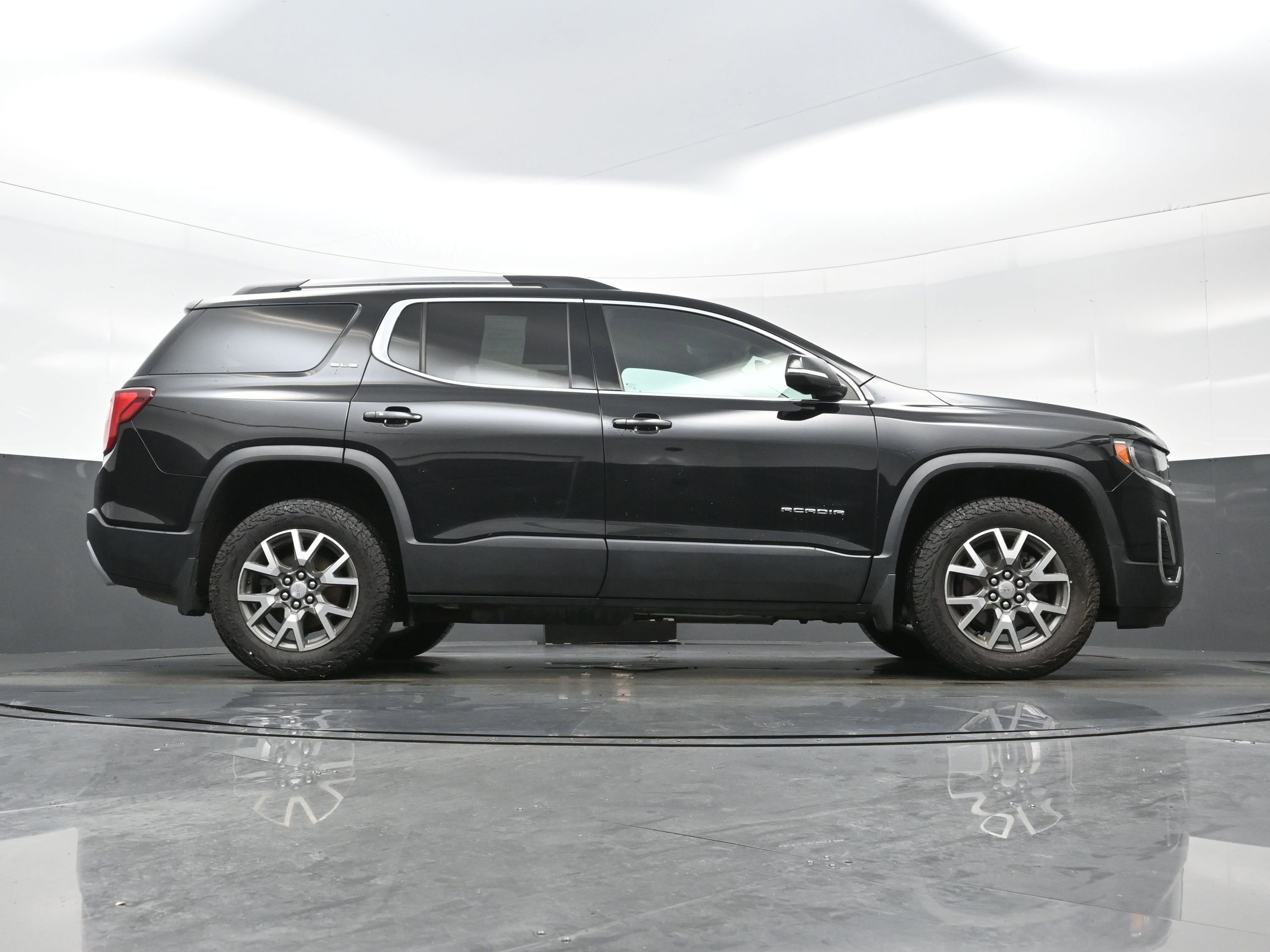 Used 2022 GMC Acadia SLE w/ Driver Convenience Package AWD/4WD image 33