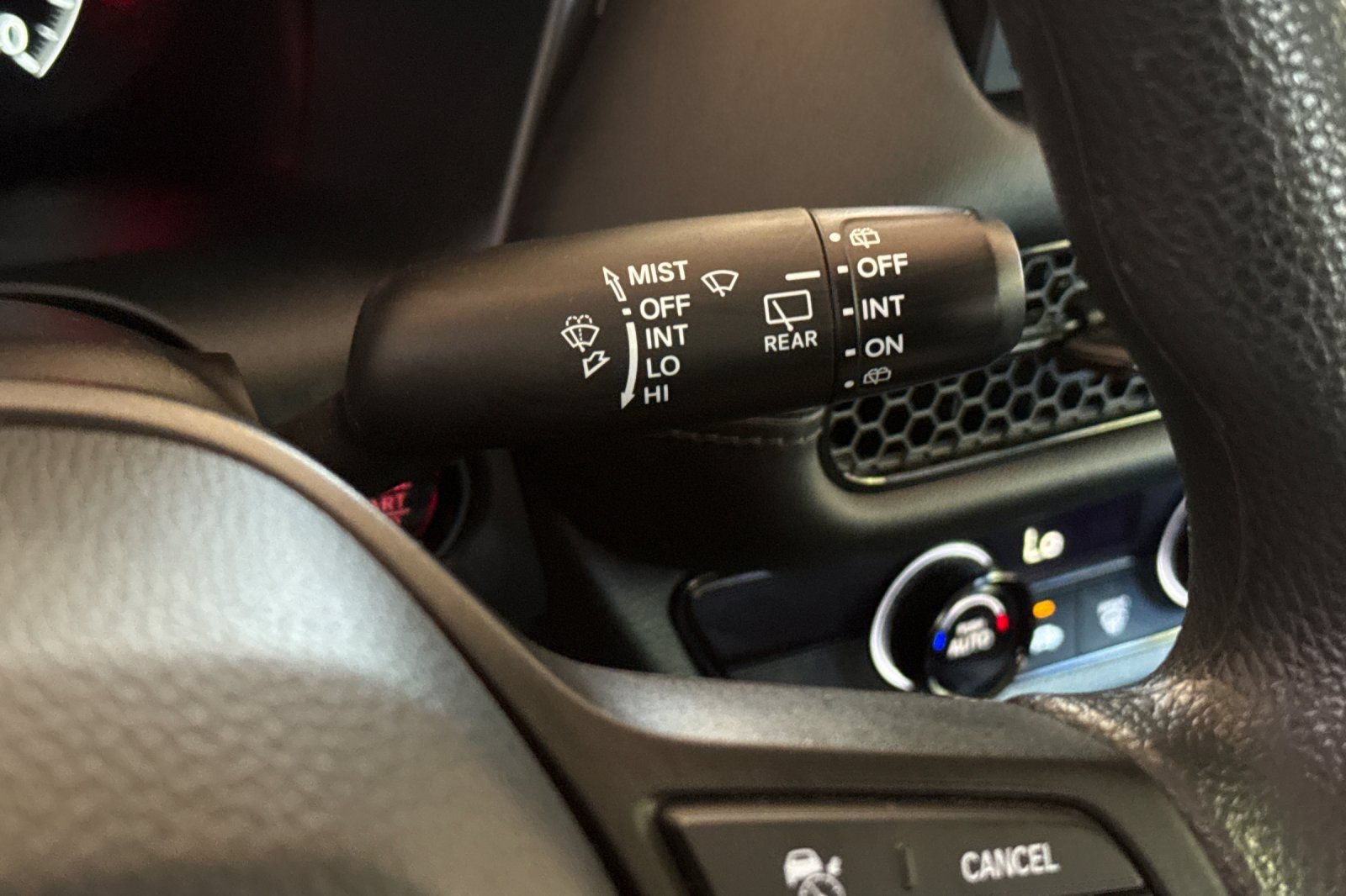 Used 2023 Honda HR-V LX image 33
