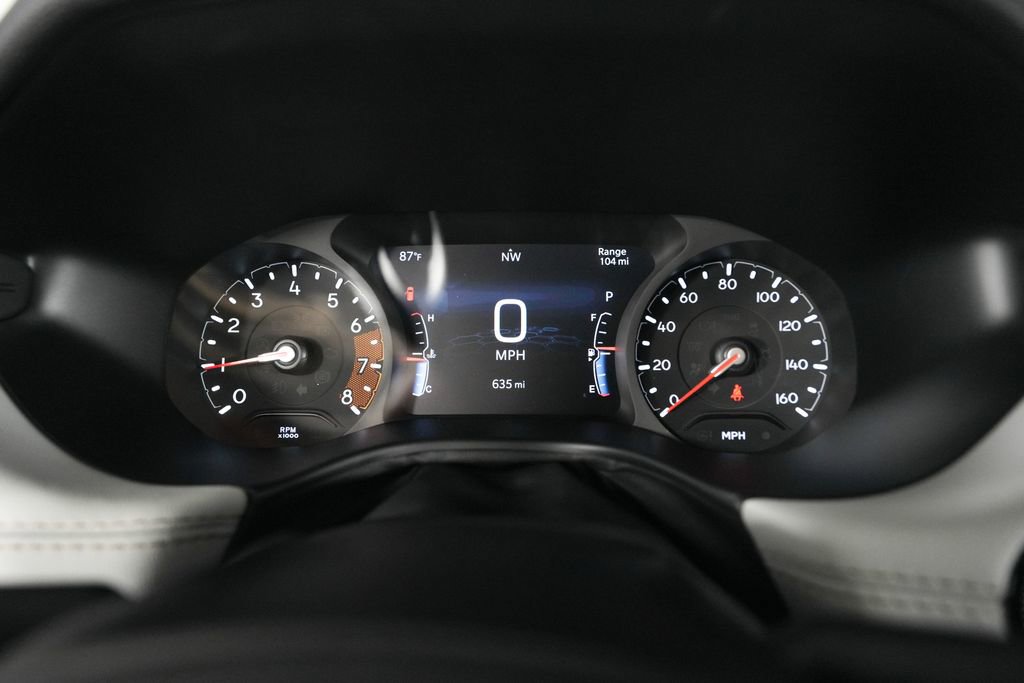 Used 2025 Jeep Compass Limited w/ Sun & Sound Group image 11