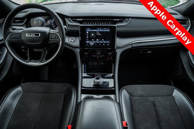 Used 2023 Jeep Grand Cherokee Altitude image 3