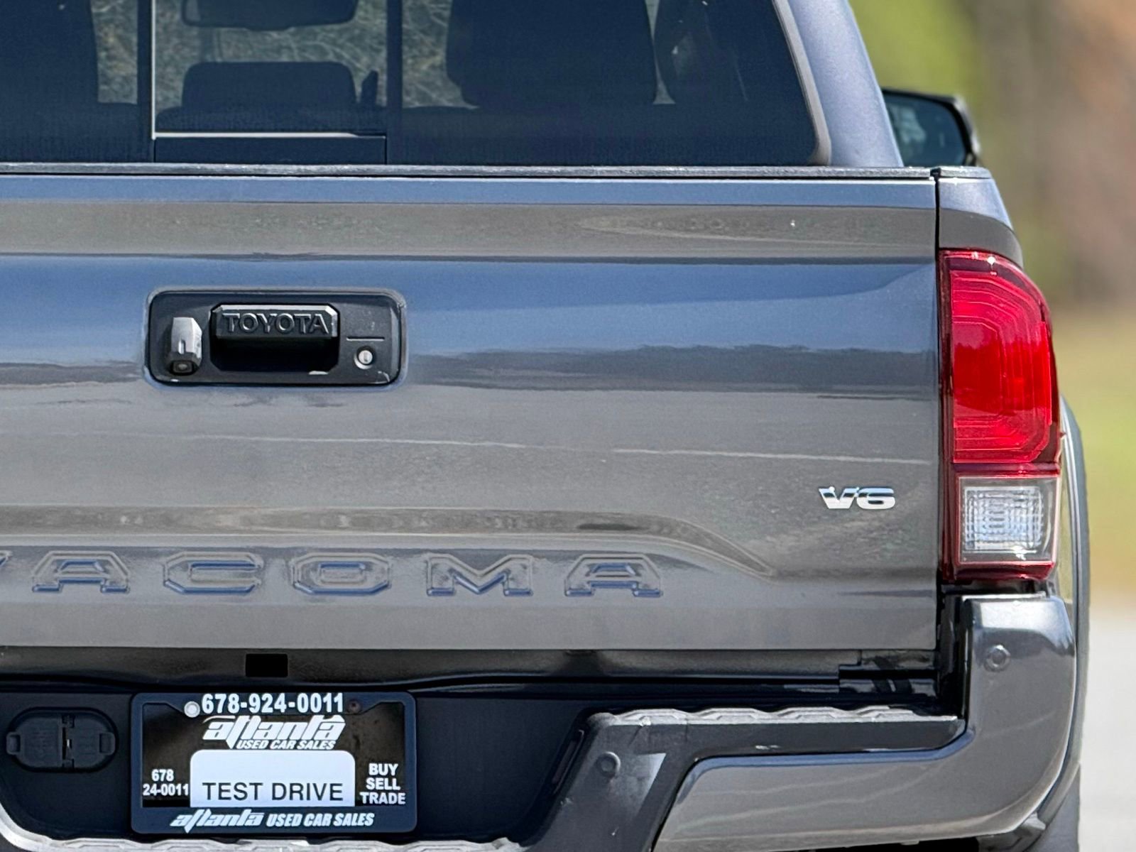 Used 2019 Toyota Tacoma TRD Off-Road w/ Technology Package image 16