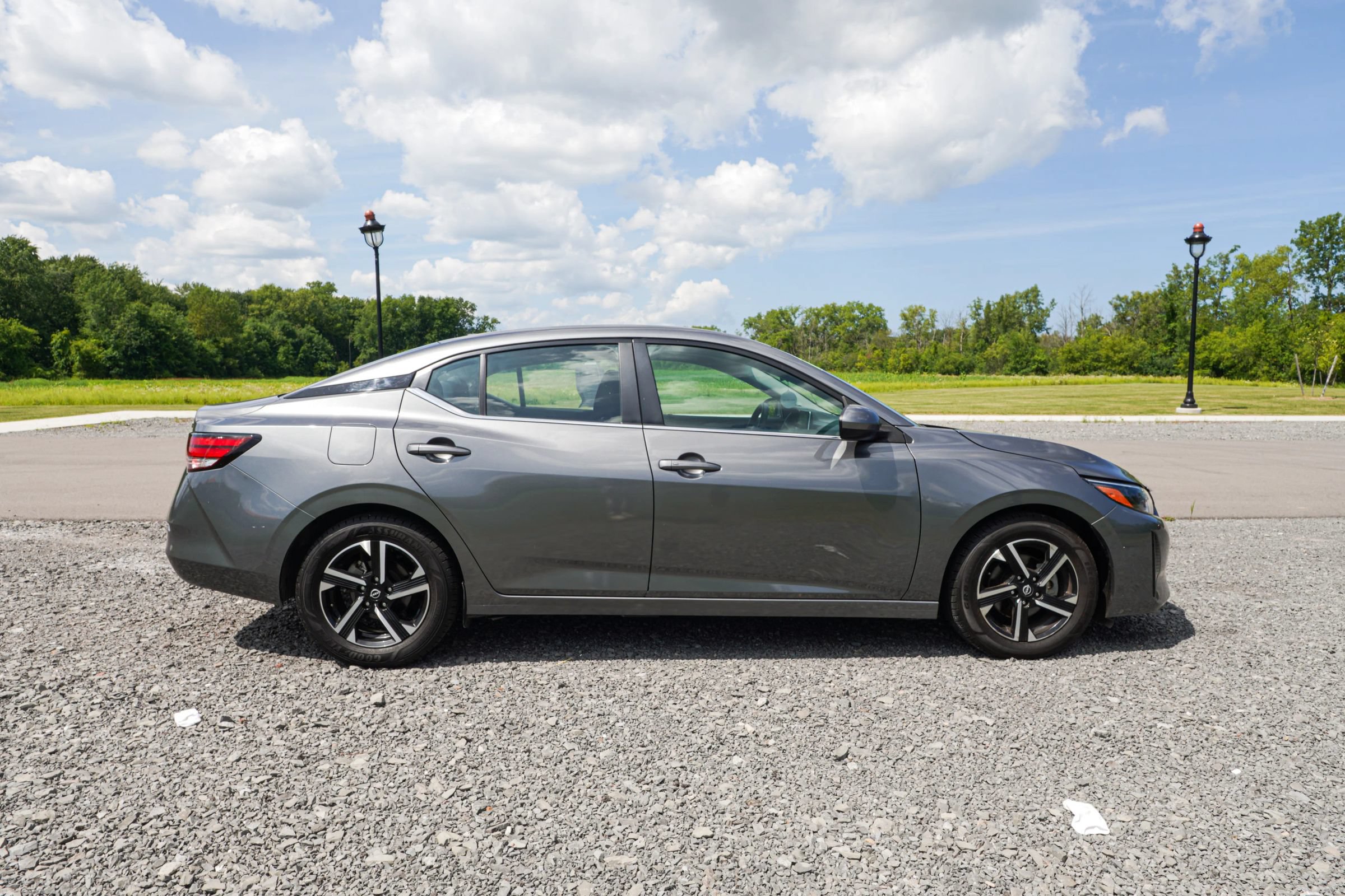 Used 2024 Nissan Sentra SV FWD image 5