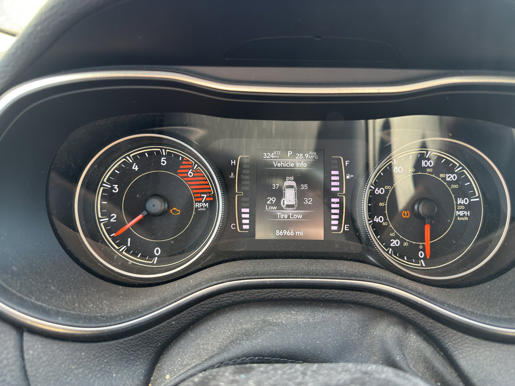 Used 2019 Jeep Cherokee Latitude Plus w/ Cold Weather Group image 10