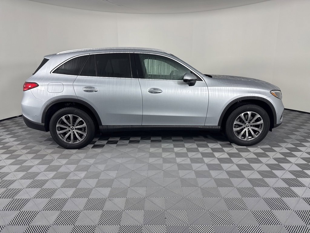 Certified 2025 Mercedes-Benz GLC 300 4MATIC image 7
