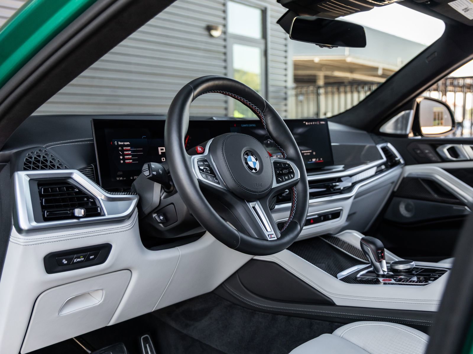 Used 2025 BMW X6 M Competition w/ Executive Package image 30