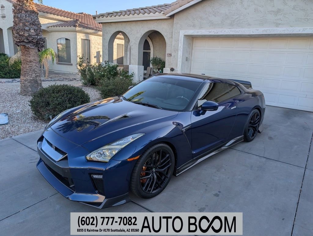 Used 2017 Nissan GT-R Premium AWD/4WD image 1