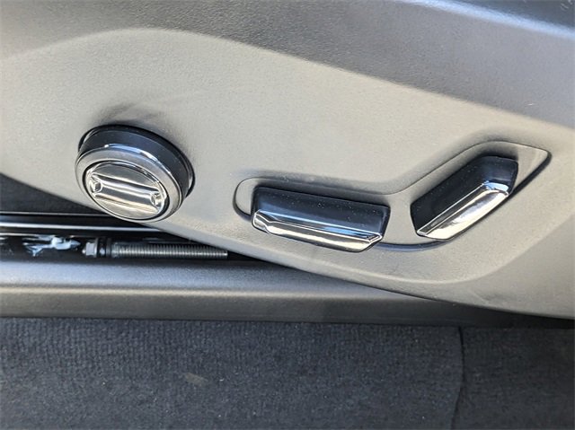 New 2025 Volvo XC90 B6 Core image 21