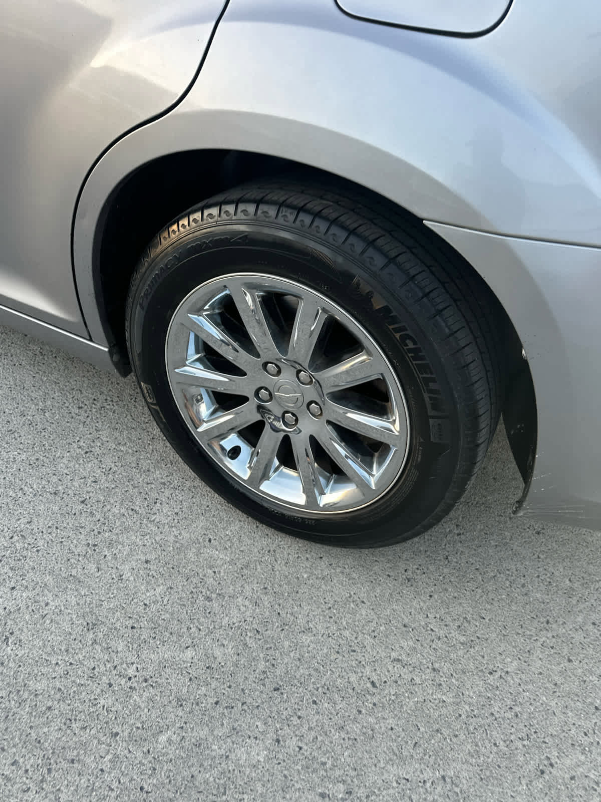 Used 2011 Chrysler 300 Limited image 9