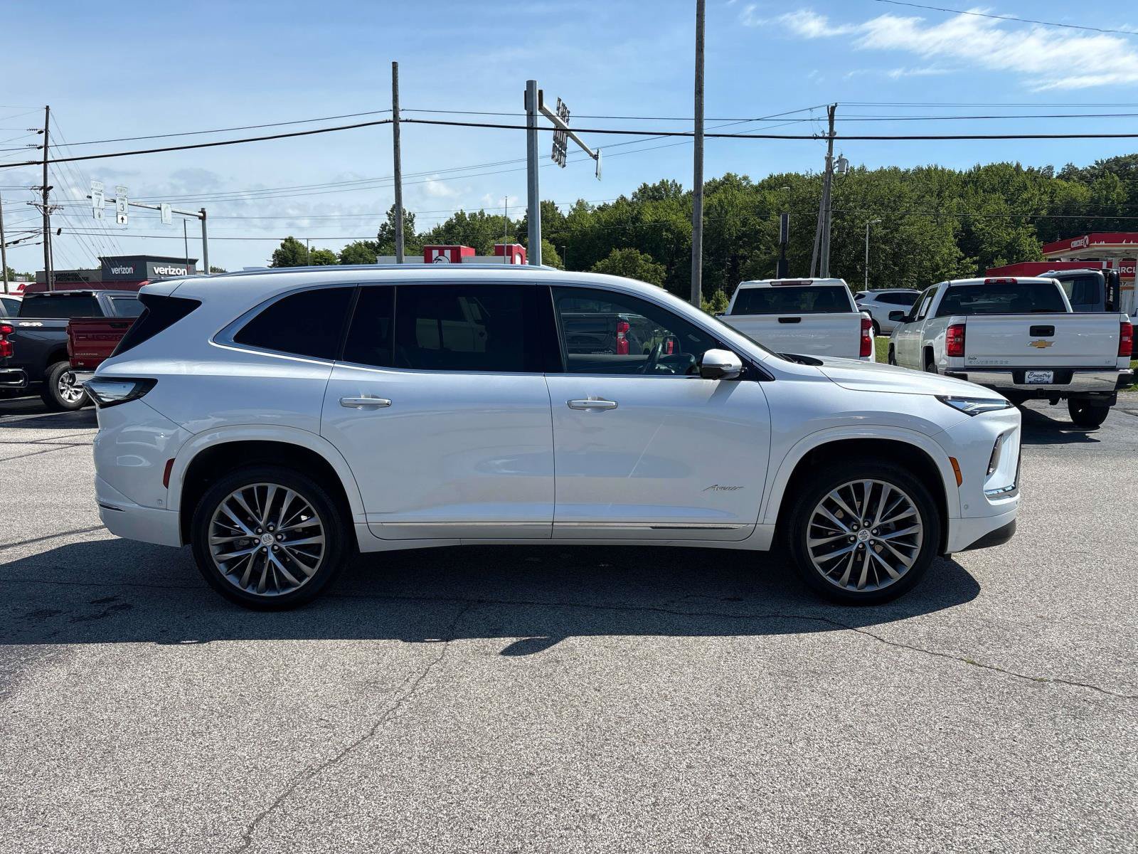 Used 2025 Buick Enclave Avenir w/ Super Cruise Package AWD/4WD image 7