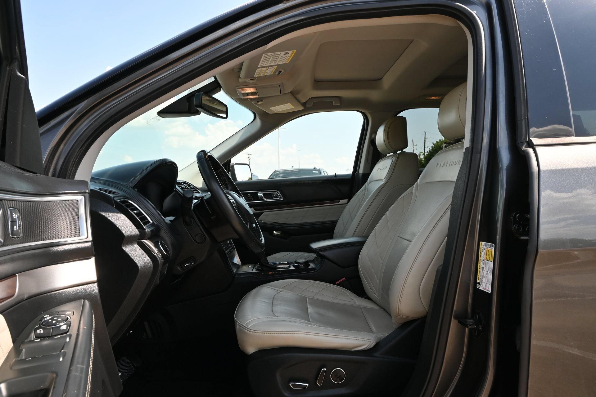 Used 2017 Ford Explorer Platinum AWD/4WD image 19