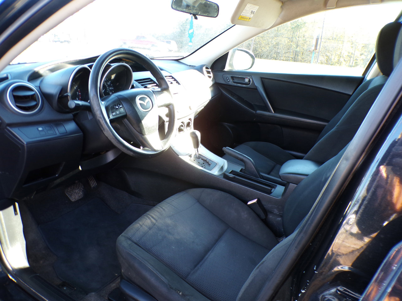 Used 2011 MAZDA MAZDA3 i Sport image 20