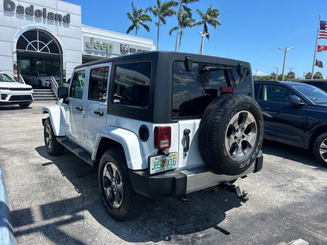 Used 2016 Jeep Wrangler Unlimited Sahara w/ Connectivity Group AWD/4WD image 4