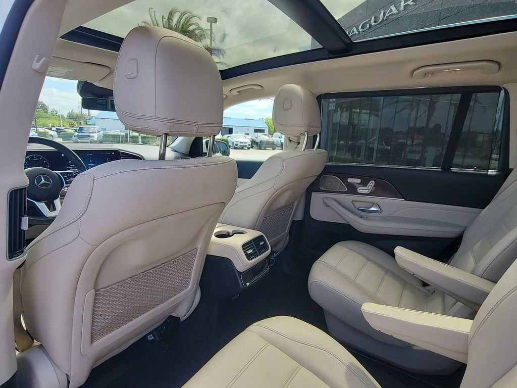 Used 2022 Mercedes-Benz GLS 450 4MATIC image 17