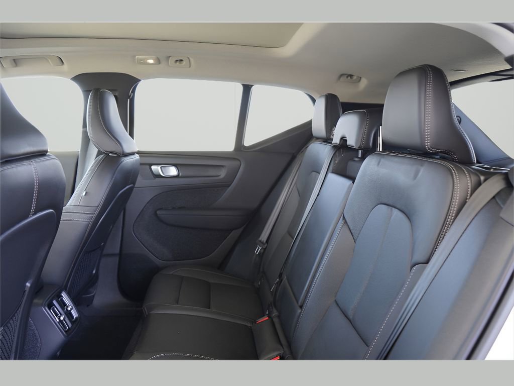 New 2025 Volvo XC40 B5 Core w/ Protection Package Premier AWD/4WD image 21