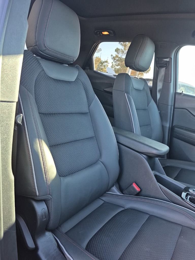 Used 2023 Chevrolet TrailBlazer RS w/ Sun and Liftgate Package FWD image 27