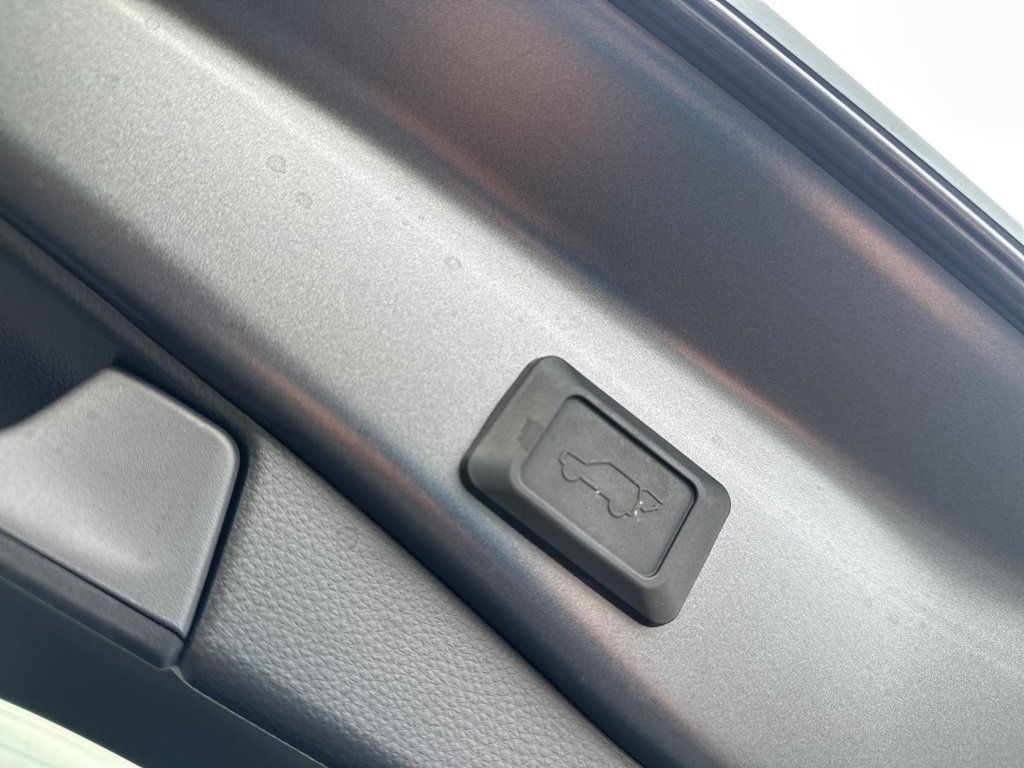 Certified 2025 Toyota RAV4 SE image 41