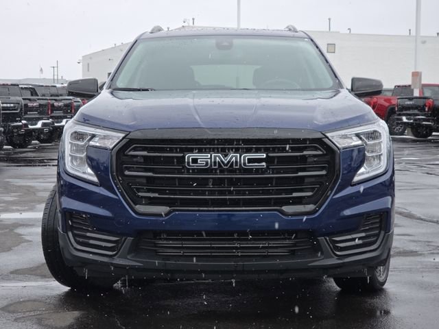 Used 2022 GMC Terrain SLE w/ Driver Convenience Package image 16