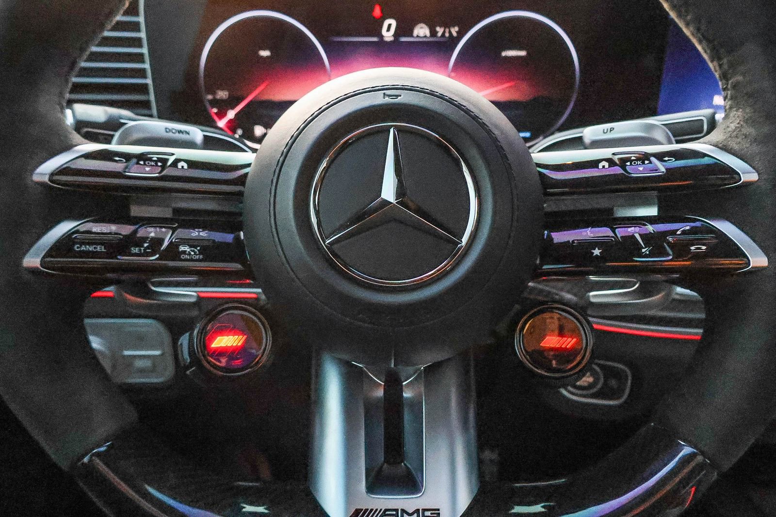 Used 2024 Mercedes-Benz GLS 63 AMG 4MATIC image 30