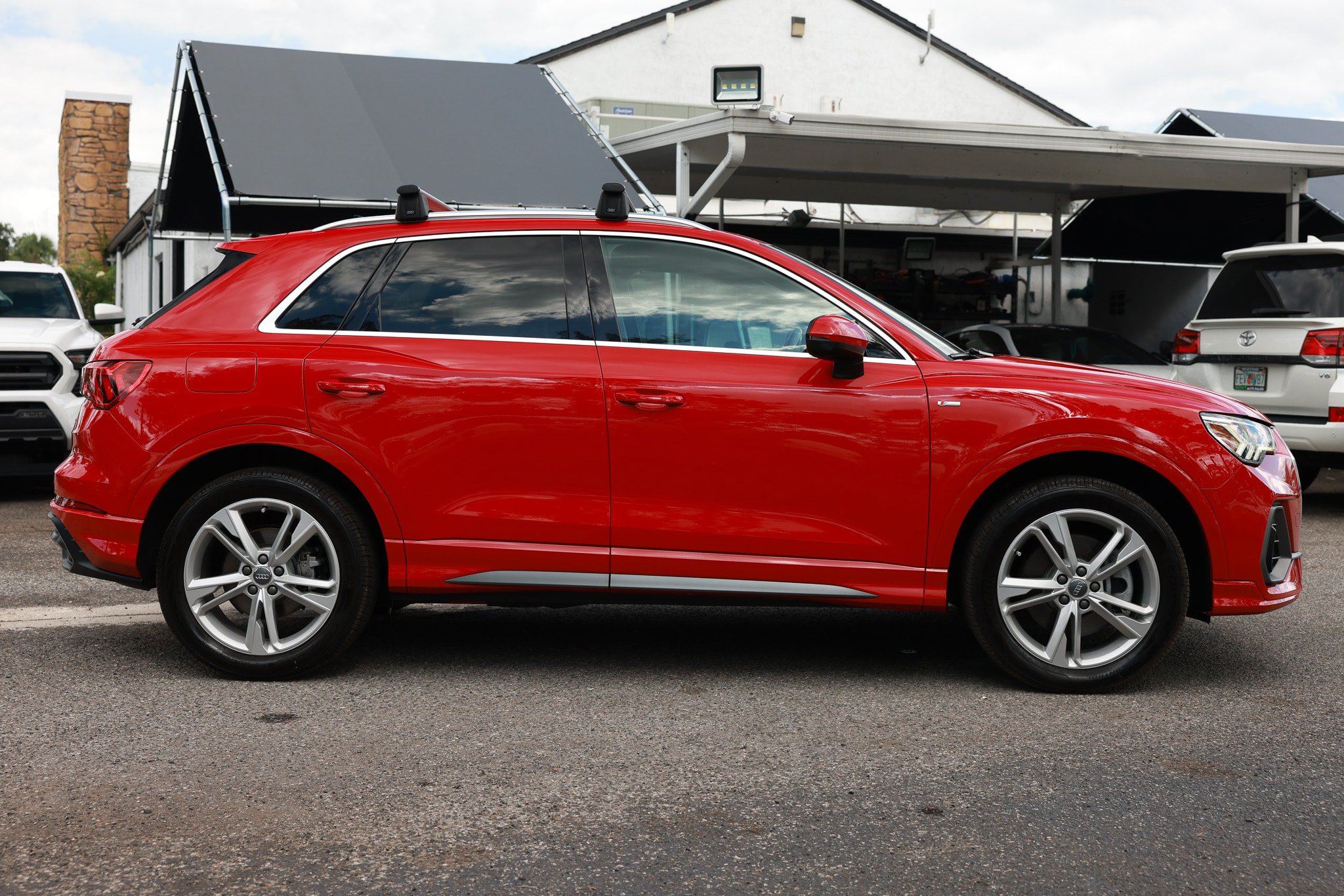 Used 2020 Audi Q3 2.0T Premium Plus w/ Premium Plus Package AWD/4WD image 17