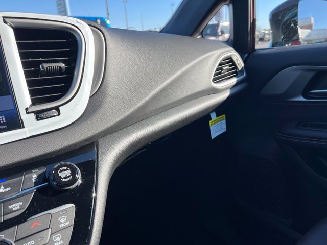 New 2027 Chrysler Pacifica LX FWD image 19