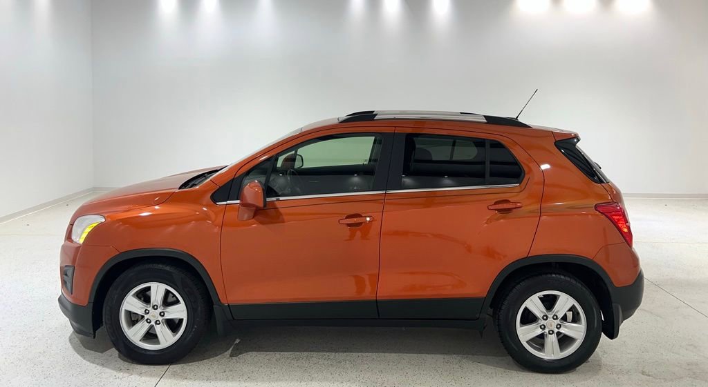 Used 2016 Chevrolet Trax LT w/ LT Sun and Sound Package image 2