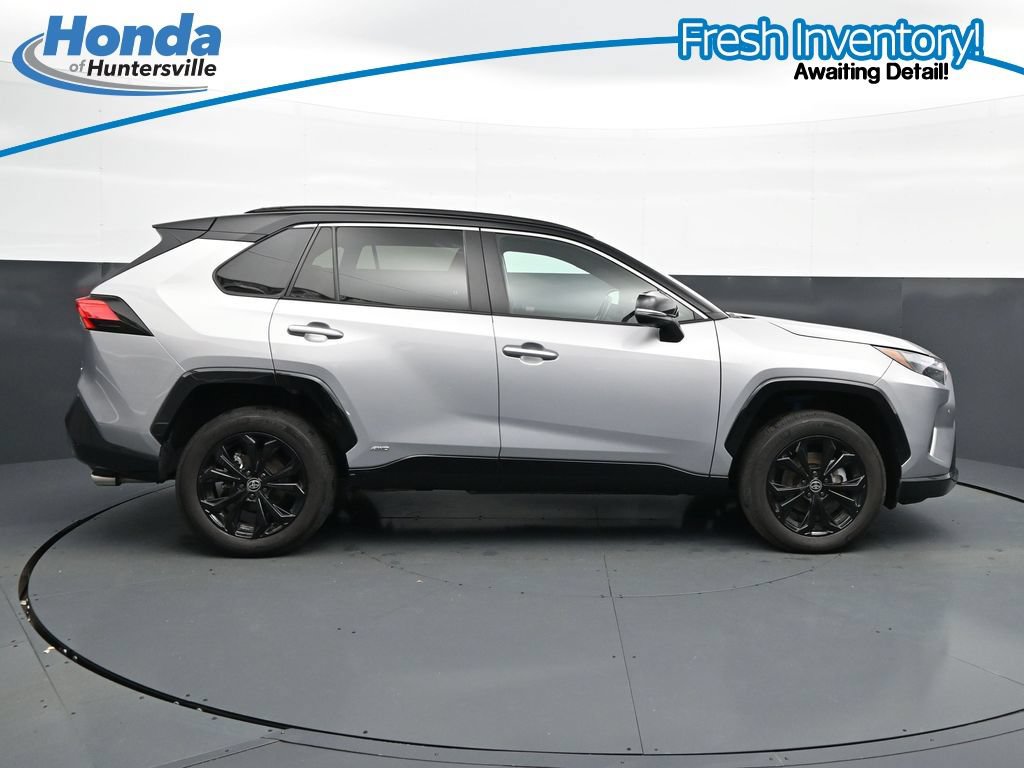 Used 2022 Toyota RAV4 XSE AWD/4WD image 11