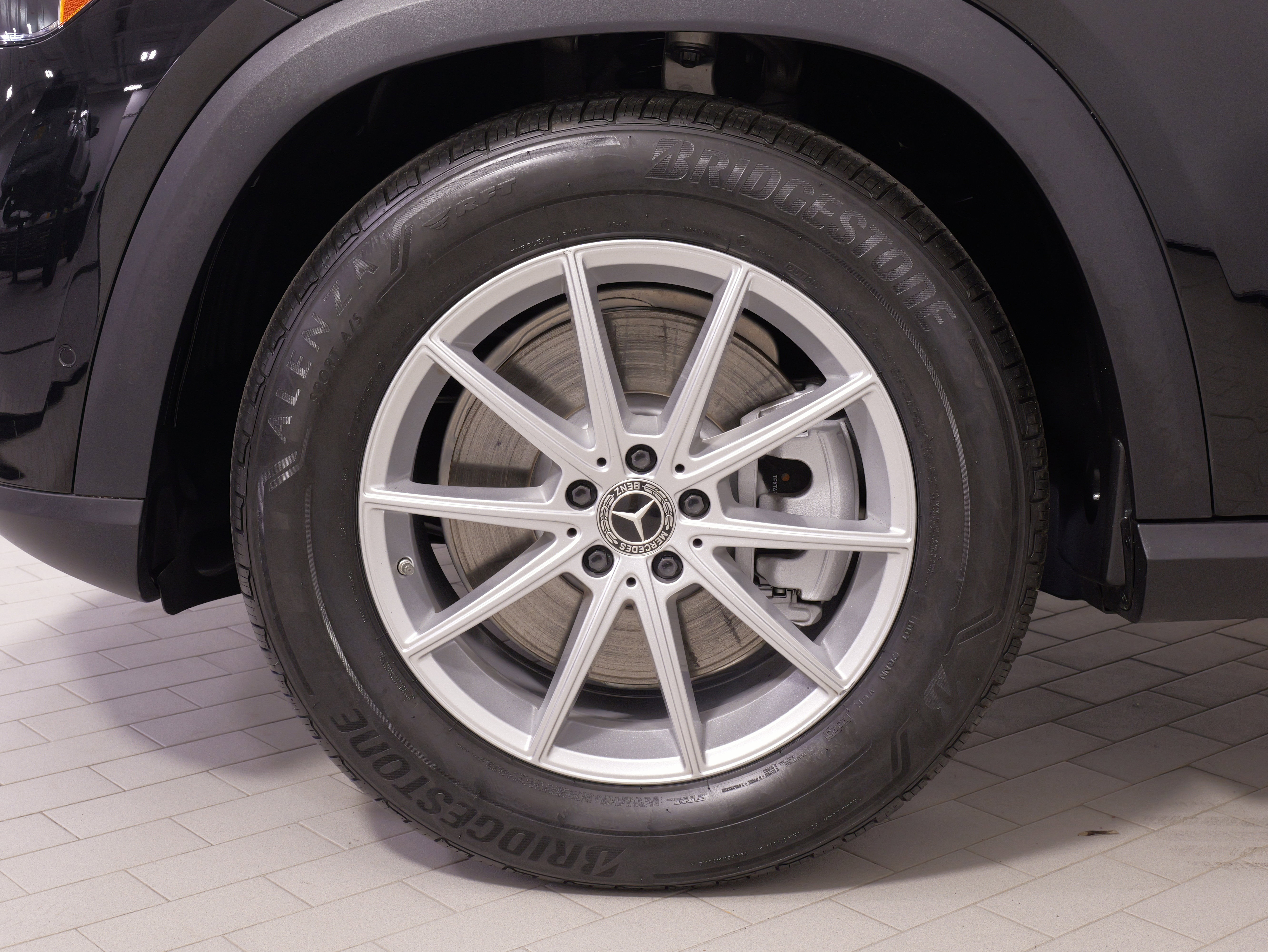 Used 2025 Mercedes-Benz GLE 450e 4MATIC w/ Winter Package image 63