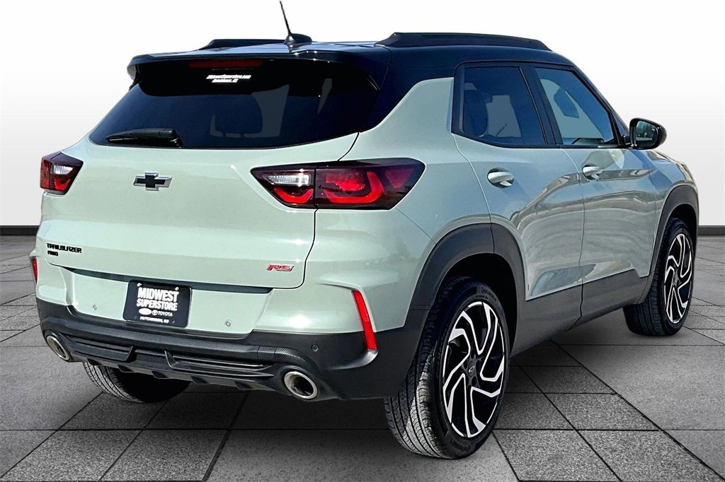 Used 2024 Chevrolet TrailBlazer RS w/ Driver Confidence Package image 11