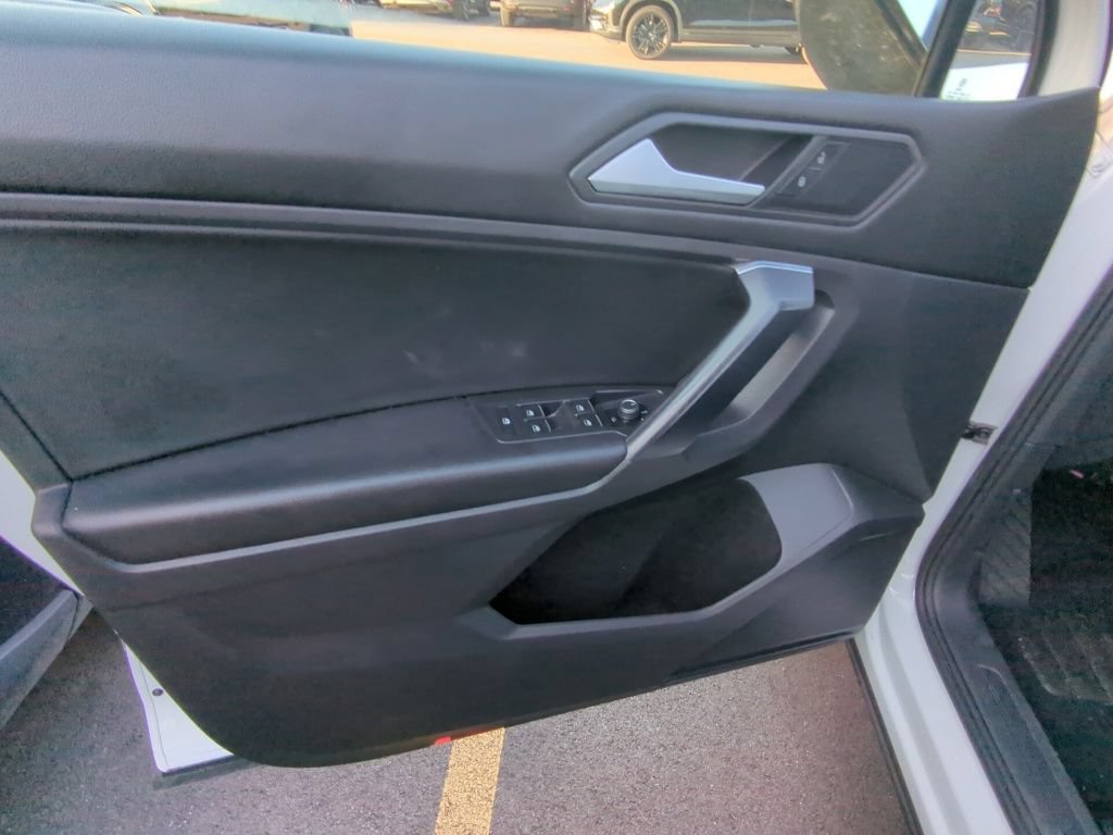 Used 2021 Volkswagen Tiguan SE AWD/4WD image 8