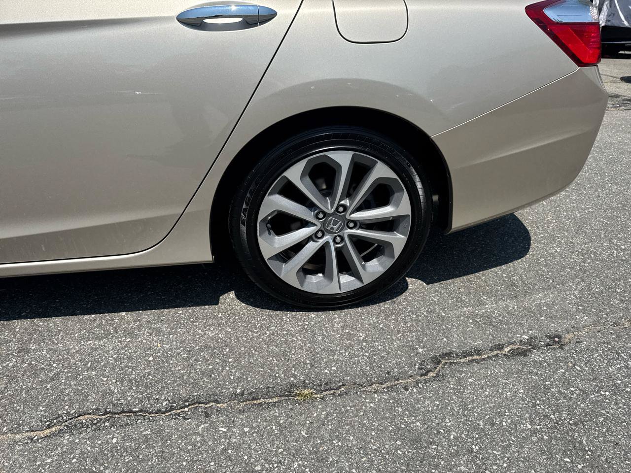 Used 2014 Honda Accord Sport image 17