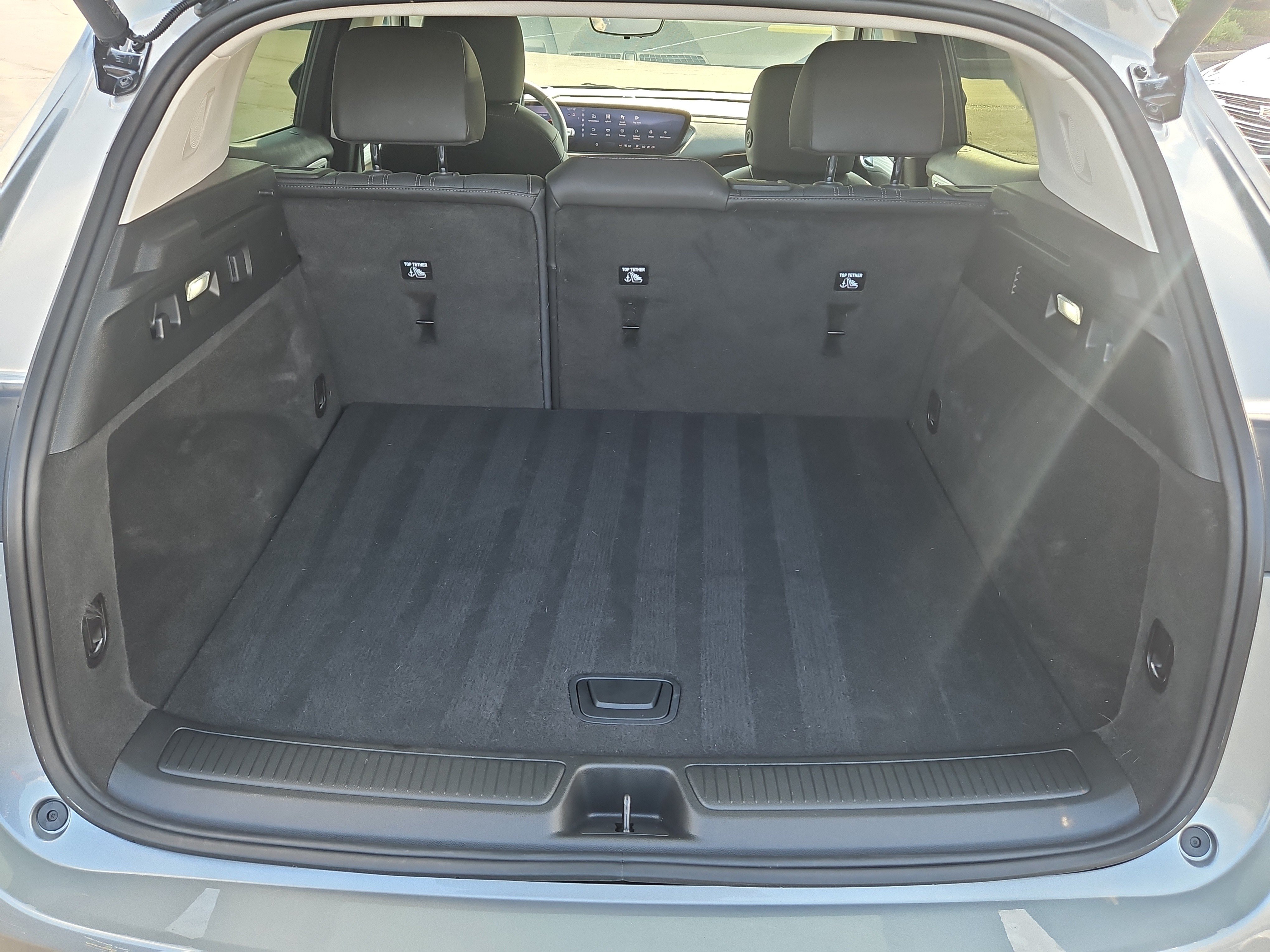 Used 2025 Buick Envision Avenir AWD/4WD image 8