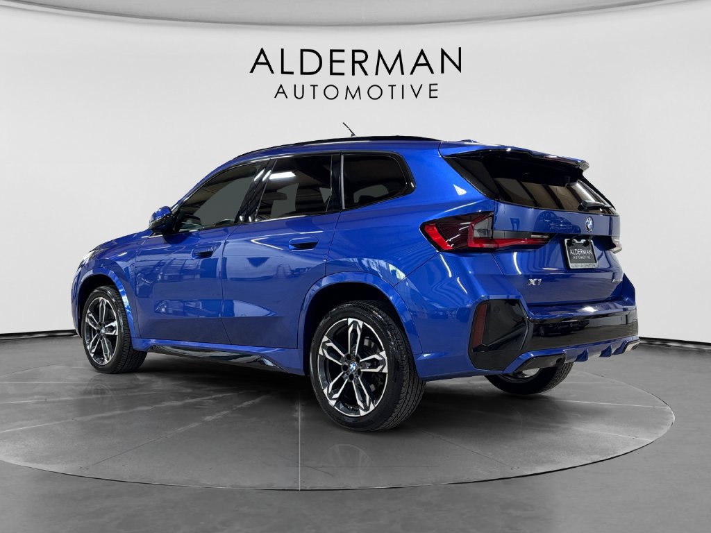 Used 2023 BMW X1 xDrive28i w/ Premium Package AWD/4WD image 3