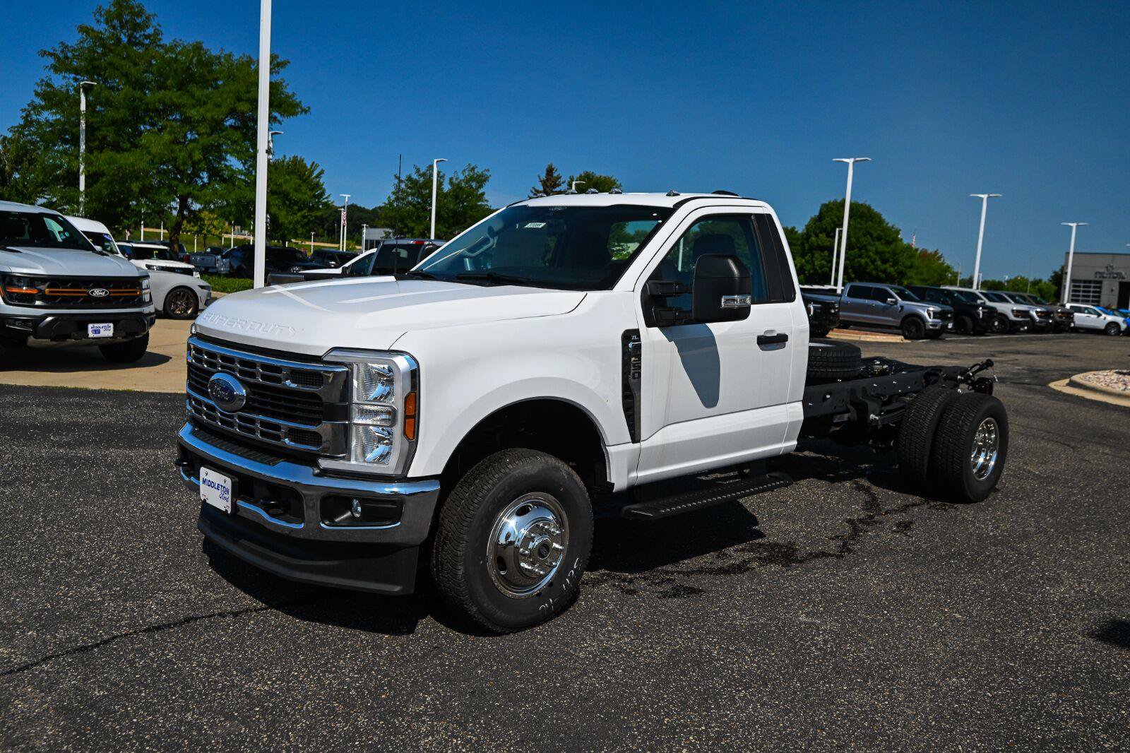 New 2026 Ford F350 XL w/ XL Chrome Package AWD/4WD image 9