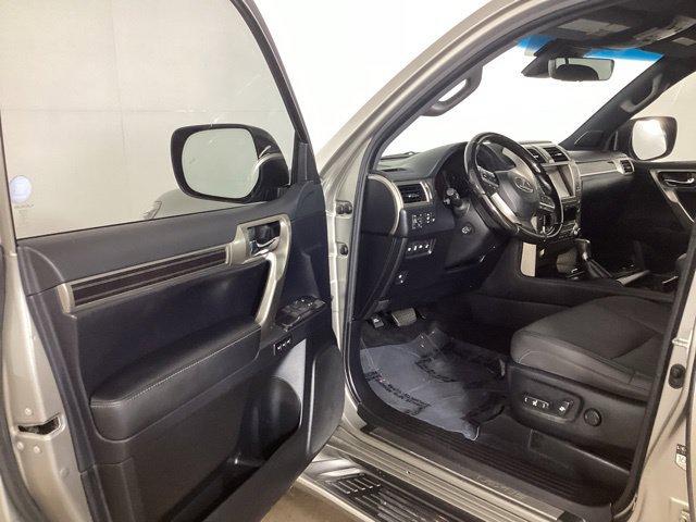 Used 2021 Lexus GX 460 Premium w/ Accessory Package AWD/4WD image 9