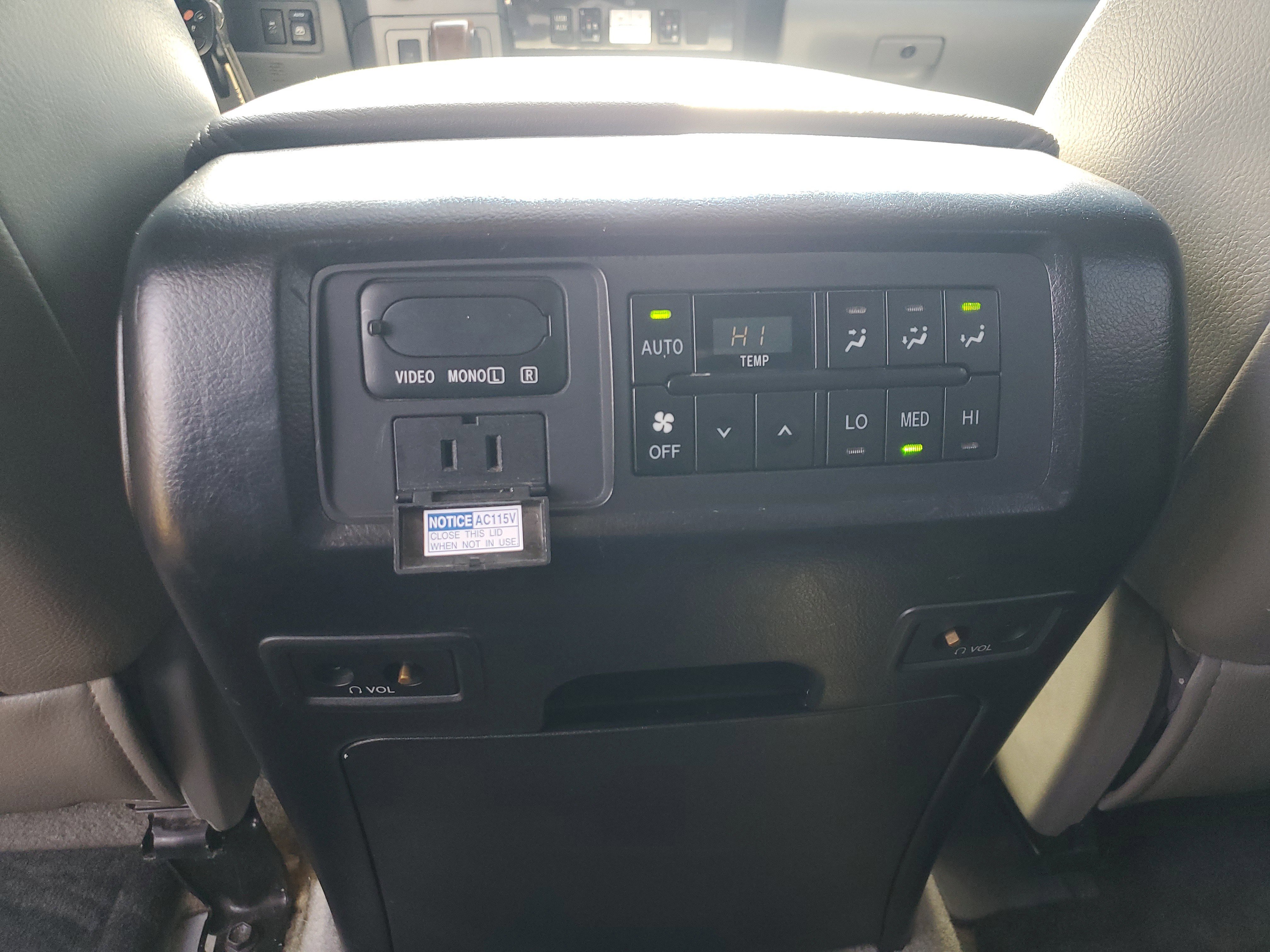 Used 2010 Toyota Sequoia Platinum image 12