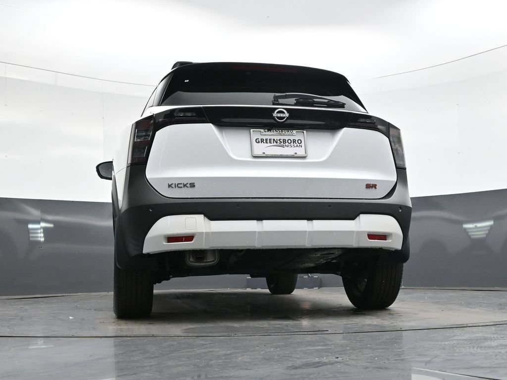 New 2026 Nissan Kicks SR w/ Cold Weather Package FWD image 41