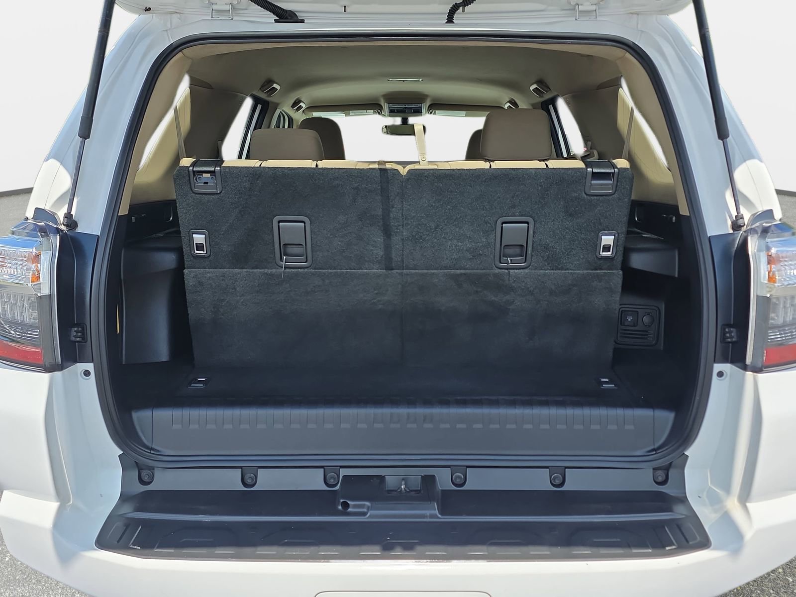 Used 2016 Toyota 4Runner SR5 RWD image 13