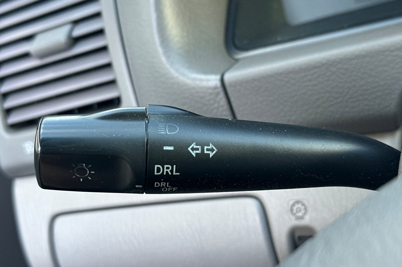 Used 2004 Toyota Camry LE image 27