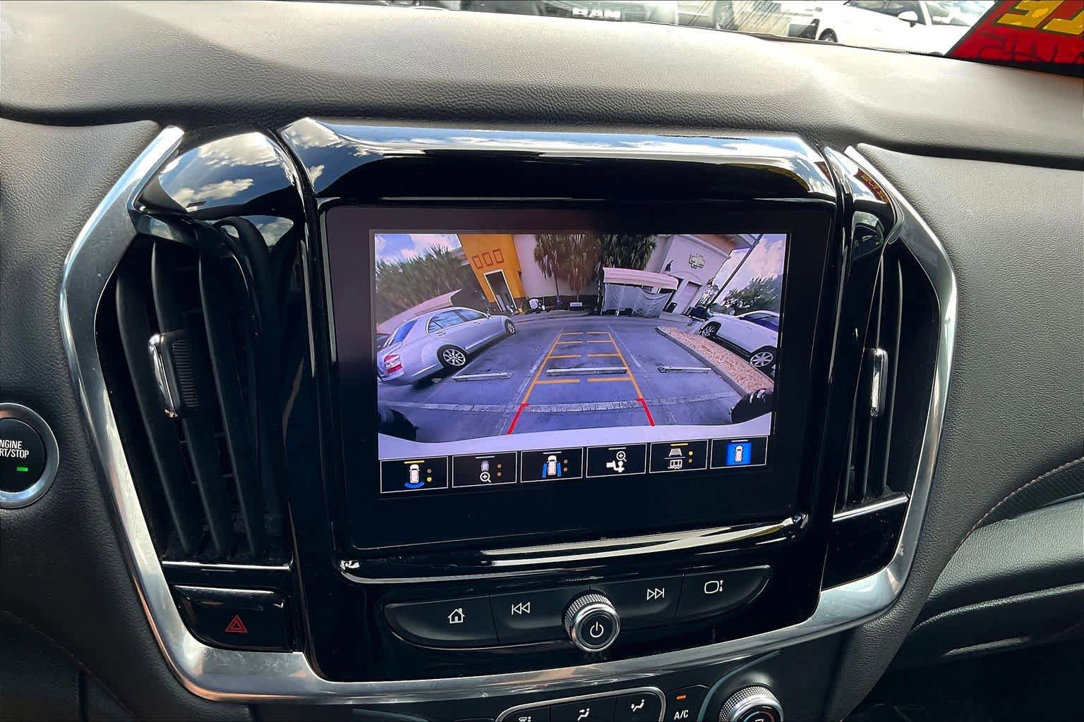Certified 2023 Chevrolet Traverse RS FWD image 21