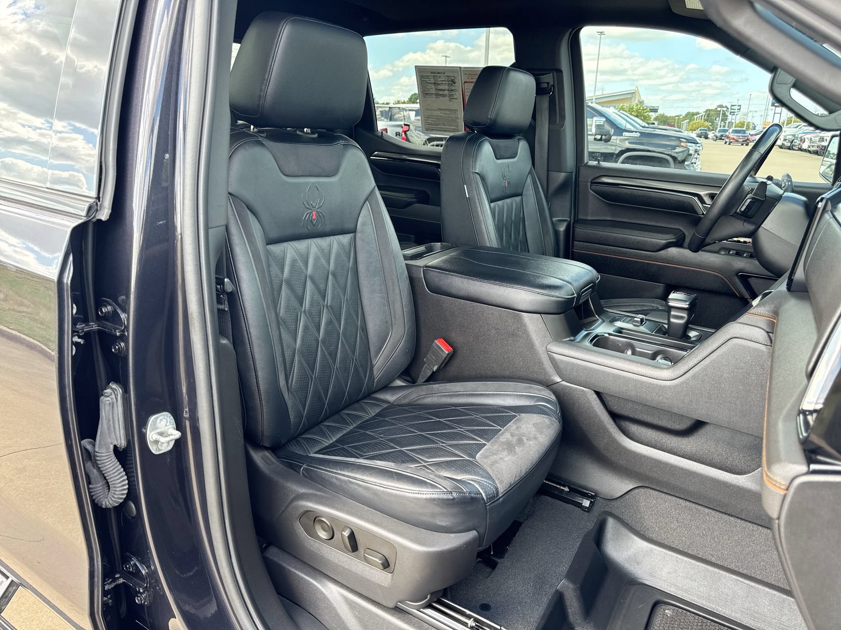 Used 2023 GMC Sierra 1500 AT4 w/ AT4 Premium Package AWD/4WD image 25