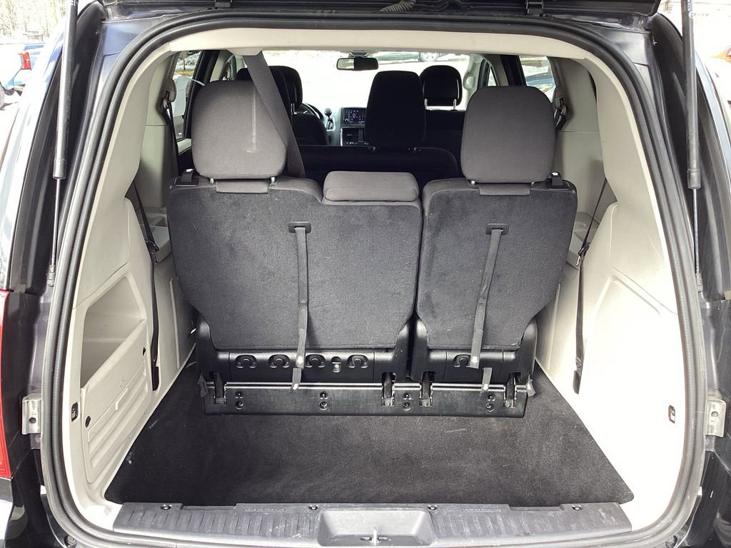 Used 2019 Dodge Grand Caravan SE w/ UConnect Hands-Free Group image 10